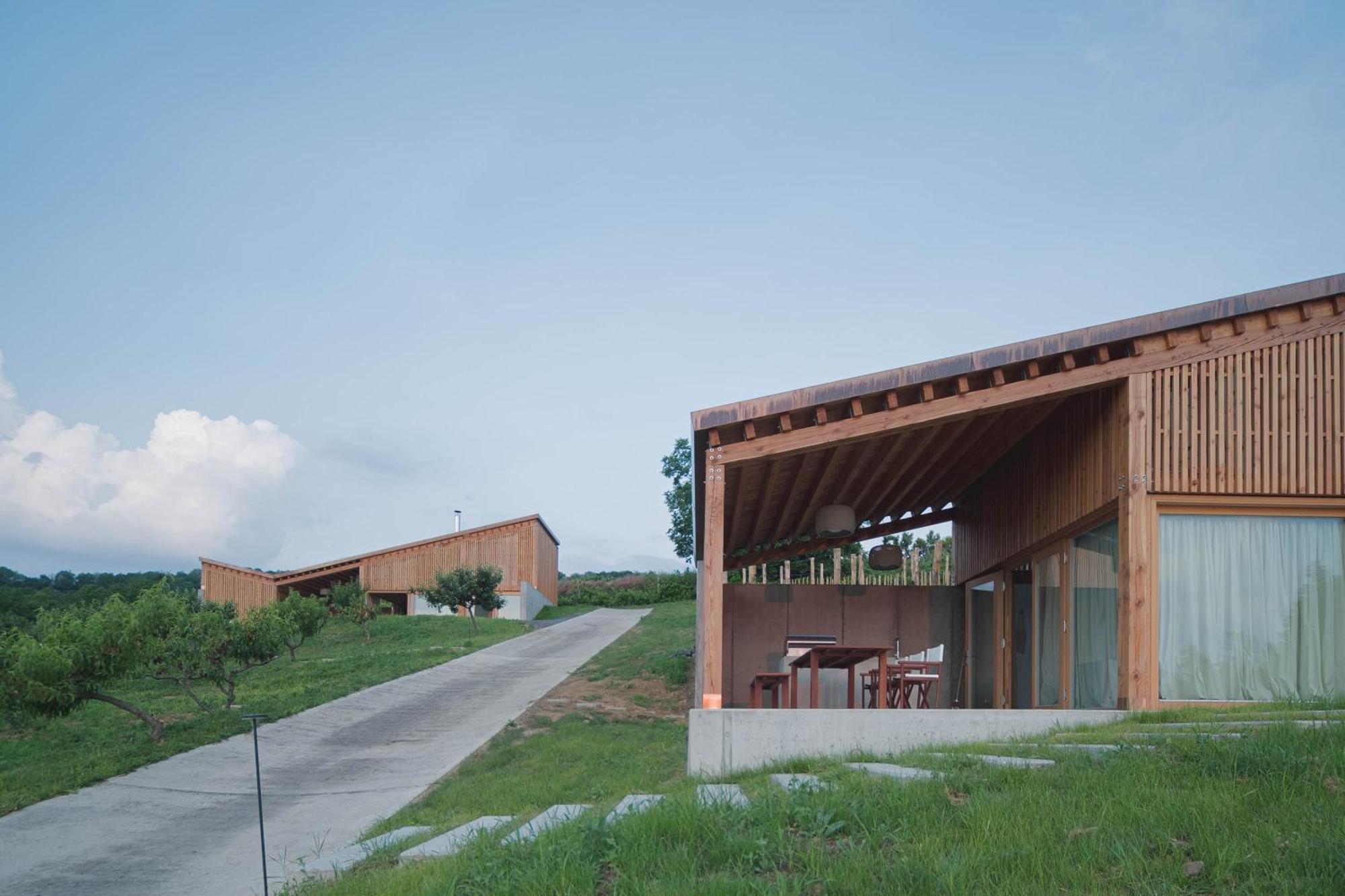 Szegzard - The Lodge Szekszard Ngoại thất bức ảnh
